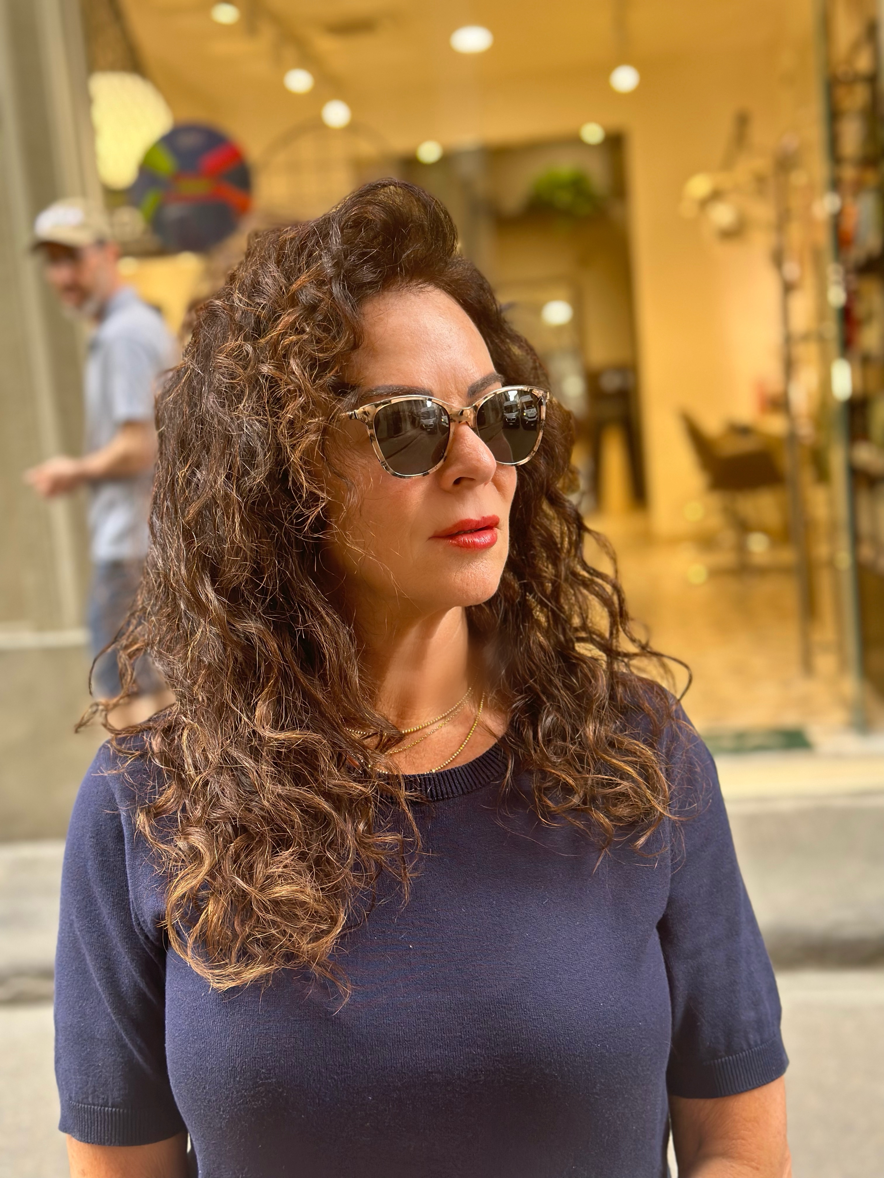 Debi Barish headshot